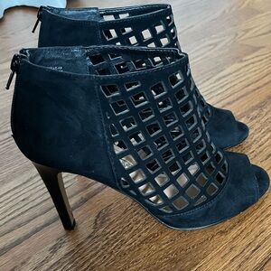 Size 8.5M Audrey Brooke Marseille - Ab Black Suede